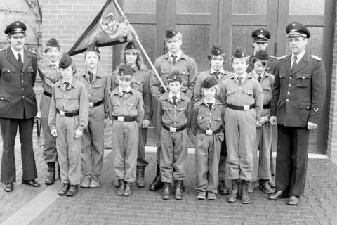 ARH Slg. Weber 02-125/0009, Gruppenfoto der Jugendfeuerwehr Everloh, zwischen 1980/1990