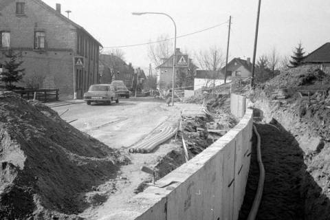 ARH Slg. Weber 02-134/0018, Verlegung von Rohren neben der Deisterstraße, Ortsdurchfahrt Lemmie, zwischen 1980/1990