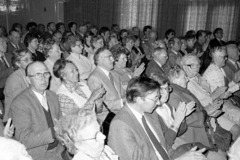 ARH Slg. Weber 02-139/0020, Ein klatschendes Publikum, zwischen 1980/1990