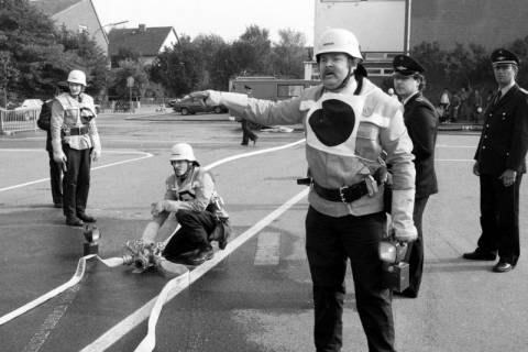 ARH Slg. Weber 02-145/0016, Mitglieder der Feuerwehr bei einem Wettbewerb, zwischen 1980/1990