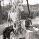 Archiv der Region Hannover, ARH NL Koberg 605, Fabeltier Skulptur von Vierthaler in der Eilenriede, Hannover