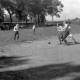 Archiv der Region Hannover, ARH NL Dierssen 0171/0004, Forstarbeiter spielen Fußball