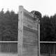 Archiv der Region Hannover, ARH NL Dierssen 1020/0018, Abrichteanstalt - Hund an 2,50 m Wand, Hasperde