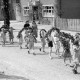 Archiv der Region Hannover, ARH NL Dierssen 1043/0019, Kinderumzug auf dem Sängerfest, Gestorf