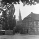Archiv der Region Hannover, ARH NL Dierssen 1073/0005, Blick über den Domänenhof zur Kirche, Springe