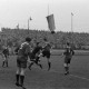 ARH NL Dierssen 1342/0016, Fußballspiel im Innenoval der alten Radrennbahn am Pferdeturm, Hannover