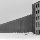 Archiv der Region Hannover, ARH NL Dierssen 1345/0014, Neubau VW-Werk: Außenansicht im Schnee, Hannover