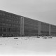 ARH NL Dierssen 1345/0016, Neubau VW-Werk: Außenansicht im Schnee, Hannover