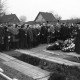 Archiv der Region Hannover, ARH NL Dierssen 1590/0019, Beisetzung nach dem Sprengstoffunglück in der Grube Lengede-Broistedt