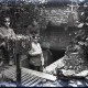 Archiv der Region Hannover, ARH NL Kageler 301, 1. Weltkrieg, Soldaten vor Unterstand, Frankreich
