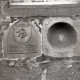 Archiv der Region Hannover, ARH NL Kageler 2128, Steine an der Nordseite der Kirche, Hohenbostel