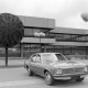 Archiv der Region Hannover, ARH NL Mellin 01-004/0026, Vorplatz des Postscheckamtes in Hannover mit Chevrolet Nova
