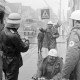 Archiv der Region Hannover, ARH NL Mellin 01-007/0024, Schauübung der Freiwilligen Feuerwehr Burgdorf und der DRK Bereitschaft