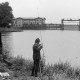 Archiv der Region Hannover, ARH NL Mellin 01-108/0003, Angler vor der Staustufe Oldau
