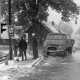 Archiv der Region Hannover, ARH NL Mellin 01-115/0004, Autounfall im Winter auf der Kreuzung Zollstraße / Sprengelstraße / Engenser Straße, Schillerslage
