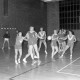 Archiv der Region Hannover, ARH NL Mellin 01-132/0003, Handballspiel in einer Turnhalle