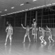 Archiv der Region Hannover, ARH NL Mellin 01-132/0007, Handballspiel in einer Turnhalle
