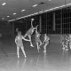 ARH NL Mellin 01-132/0015, Handballspiel in einer Turnhalle