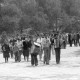 Archiv der Region Hannover, ARH NL Mellin 01-135/0004, Umzug? auf dem Platz vor dem Mausoleum-Ossarium für die Opfer des Bulgarischen Aprilaufstands 1876, Koprivshtitsa