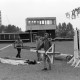 Archiv der Region Hannover, ARH NL Mellin 01-139/0020, Aufbau/Abbau von Hindernissen für Pferde