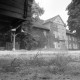 Archiv der Region Hannover, ARH NL Mellin 01-144/0013, Blick an einem Wagen vorbei auf das Herrenhaus der Domäne Achim, Achim (Börßum)
