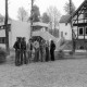 Archiv der Region Hannover, ARH NL Mellin 01-150/0007, Gruppe von Jugendlichen am Naturfreundehaus "Zum Lönssee", Wedemark