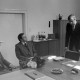 Archiv der Region Hannover, ARH NL Mellin 01-157/0009, Drei Männer an einem Tisch