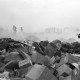 Archiv der Region Hannover, ARH NL Mellin 01-160/0008, Löschen eines Brandes auf einer Mülldeponie