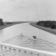 Archiv der Region Hannover, ARH NL Mellin 01-163/0015, Blick von einer Brücke auf einen Kanal