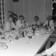 Archiv der Region Hannover, ARH NL Mellin 01-182/0008, Männer bei einem Treffen in einer Gaststätte