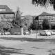 Archiv der Region Hannover, ARH NL Mellin 02-048/0008, Eingerüstetes Krankenhaus Lehrte