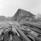 ARH NL Mellin 02-048/0009, Stapel Holz von der Sanierung eines Fachwerkhauses