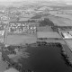 Archiv der Region Hannover, ARH NL Mellin 02-152/0002, Blick von Osten über den Berenbosteler See auf den Ort mit Schulzentrum (rechts), Berenbostel