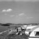 Archiv der Region Hannover, ARH NL Mellin 02-163/0009, Blick über einen Campingplatz und den angrenzenden Fluss (Weser?)