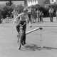 Archiv der Region Hannover, ARH NL Mellin 02-188/0003, Geschicklichkeitsfahrt mit dem Fahrrad