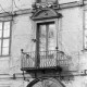 ARH NL Mellin 02-194/0004, Balkon über der Eingangstür eines Gutshauses?