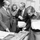 Archiv der Region Hannover, ARH NL Mellin 02-197/0010, Lehrkräfte mit schulischen Unterlagen(?)