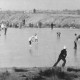 ARH Slg. Bartling 63, Eislaufende Personen auf einem zugefrorenen Teich