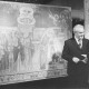 ARH Slg. Bartling 182, Radojevic, jugoslawischer Konsul und OKD Droste in einem Museum (?) stehend vor zwei Bildern mit Religiösen Motiven