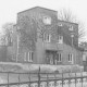 Stadtarchiv Neustadt a. Rbge., ARH Slg. Bartling 610, Lindenstraße 11, Villa Lamprecht (nach dem Krieg Unterkunft der Militärregierung, danach Polizeirevier, ca. 1980 abgerissen)