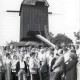ARH Slg. Bartling 1041, Gruppe von Landfrauen besucht die Bockwindmühle, Dudensen
