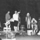 ARH Slg. Bartling 1791, Theateraufführung mit Schauspielern in barocken Kostümen auf der Waldbühne in Otternhagen, Blick vom Zuschaueraum nach rechts auf die Bühne, Otternhagen