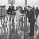 Stadtarchiv Neustadt a. Rbge., ARH Slg. Bartling 1960, Ehrung der Handballerinnen des TSV durch den Neustädter Bürgermeister Herbert Gubba in der TSV-Sporthalle, Neustadt a. Rbge.