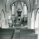 ARH Slg. Bartling 3473, Mittelschiff der Liebfrauenkirche, Blick von Westen nach Osten durch die leere Kirche auf die Apsis mit dem Altar, Neustadt a. Rbge.