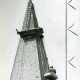 Stadtarchiv Neustadt a. Rbge., ARH Slg. Bartling 3478, Dachdeckerarbeiten am Turmhelm über der Turmuhr der Liebfrauenkirche, Neustadt a. Rbge.