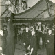 ARH Slg. Bartling 3781, Aufhängung der Erntekrone im Festzelt durch die Freiwillige Feuerwehr Poggenhagen