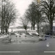 ARH Slg. Bartling 3877, Hochwasser der Leine, Absperrung der Straße zum Fährhaus und nach Bordenau an der Poggenhagener Straße