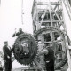 ARH Slg. Bartling 3974, Bockwindmühle vor dem Einbau der sanierten zentralen Hauptantriebsachse mit den zwei Kammrädern, Dudensen