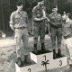 ARH Slg. Bartling 4326, Überreichung eines Pokals an den Erstplatzierten von drei Soldaten auf einem Siegerpodest durch OTL Kunz (86-88 Kommandeur), Luttmersen