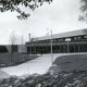 ARH Slg. Bartling 4430, Grundschule und Sportzentrum an der Wiklohstraße 19, Außenansicht von der Straße, Mandelsloh